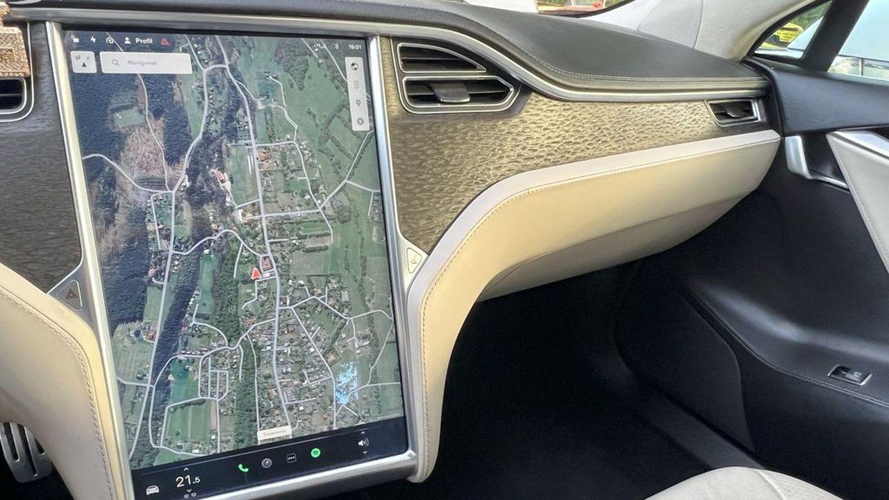 Tesla Model S na inzertním serveru