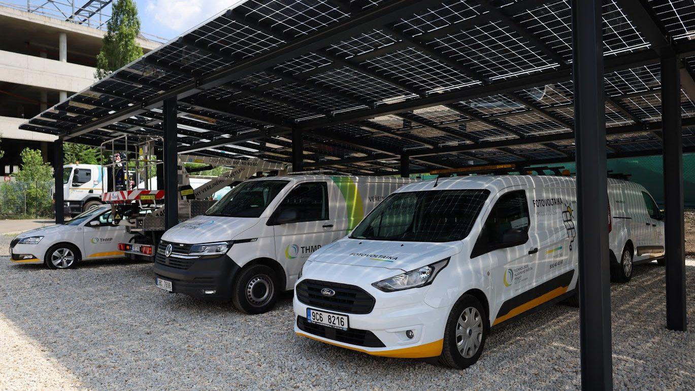 Carport na pražské Palmovce. Zdroj: Technologie hlavního města Prahy,