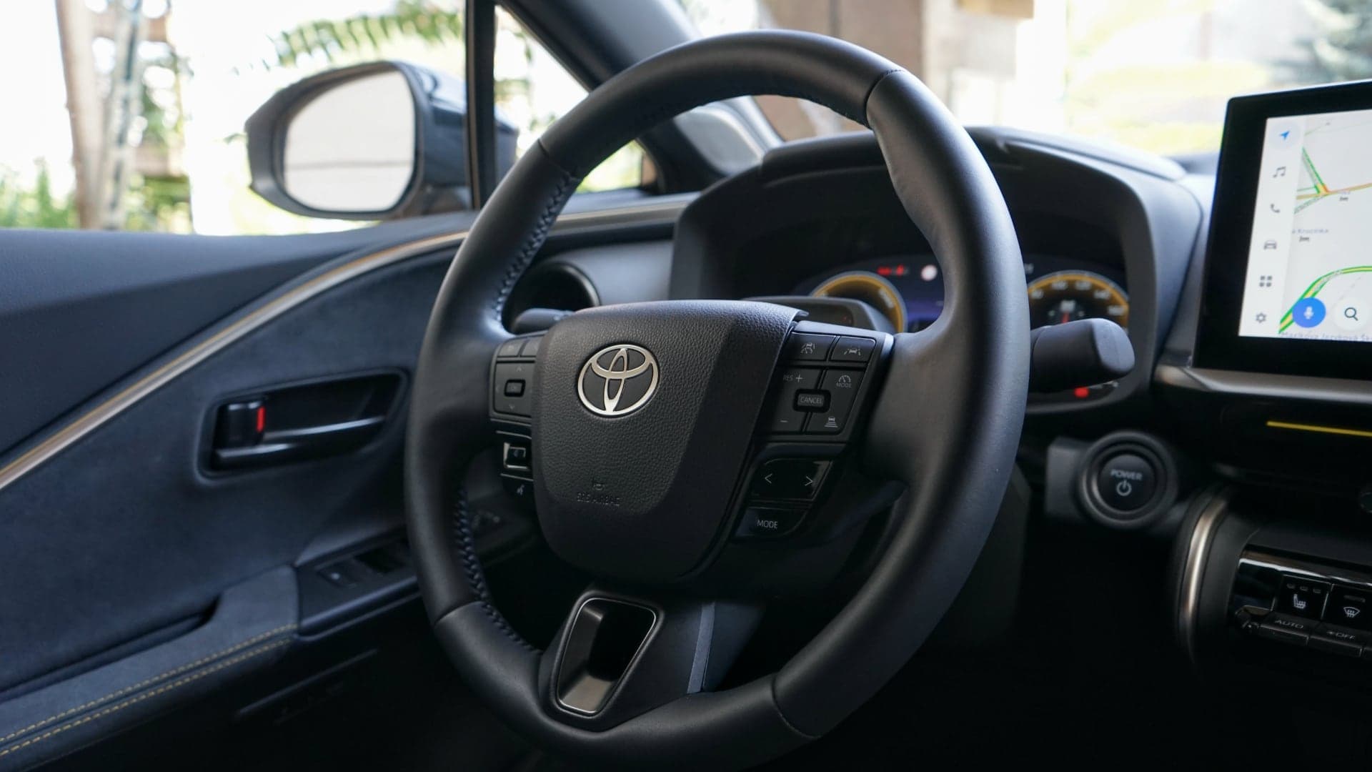 Toyota C-HR Hybrid 2024 test