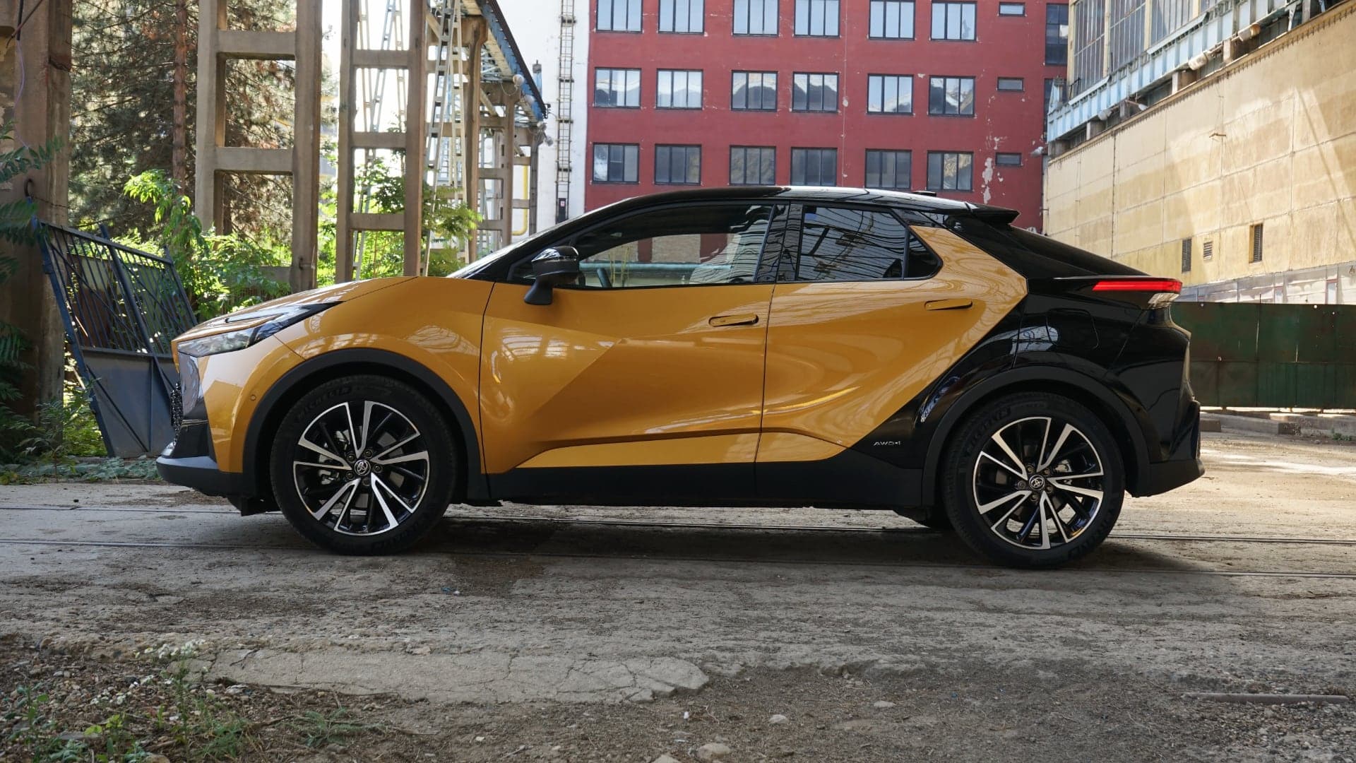 Toyota C-HR Hybrid 2024 test