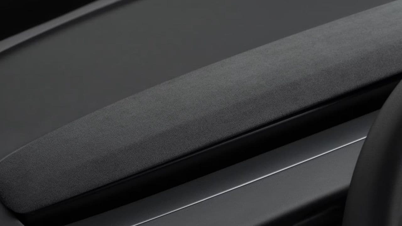 Tesla přichází s možností vylepšení interiéru Alcantarou | foto: Not a Tesla App