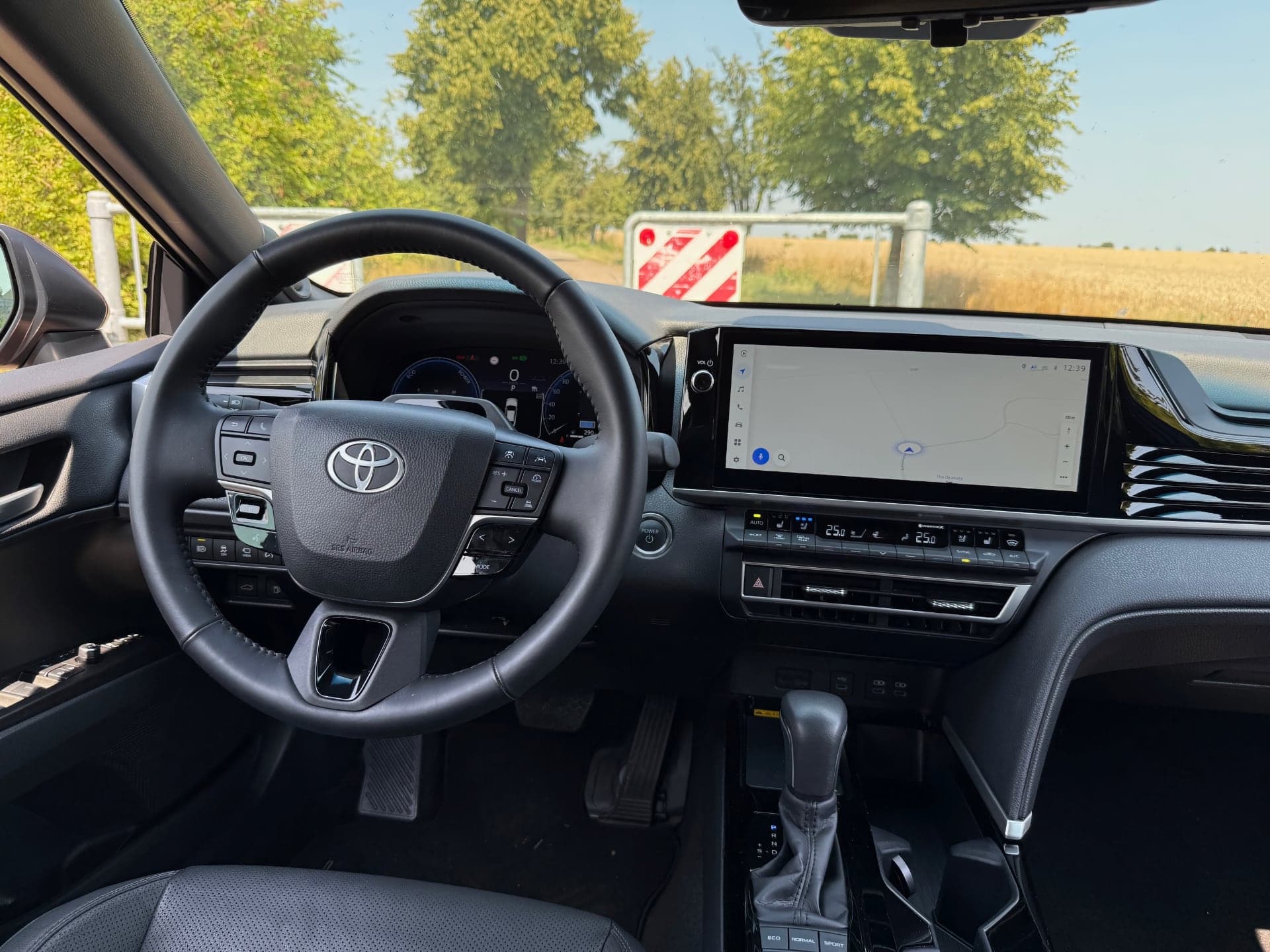 Toyota Camry Hybrid (2025) | foto: Tomáš Drahoňovský