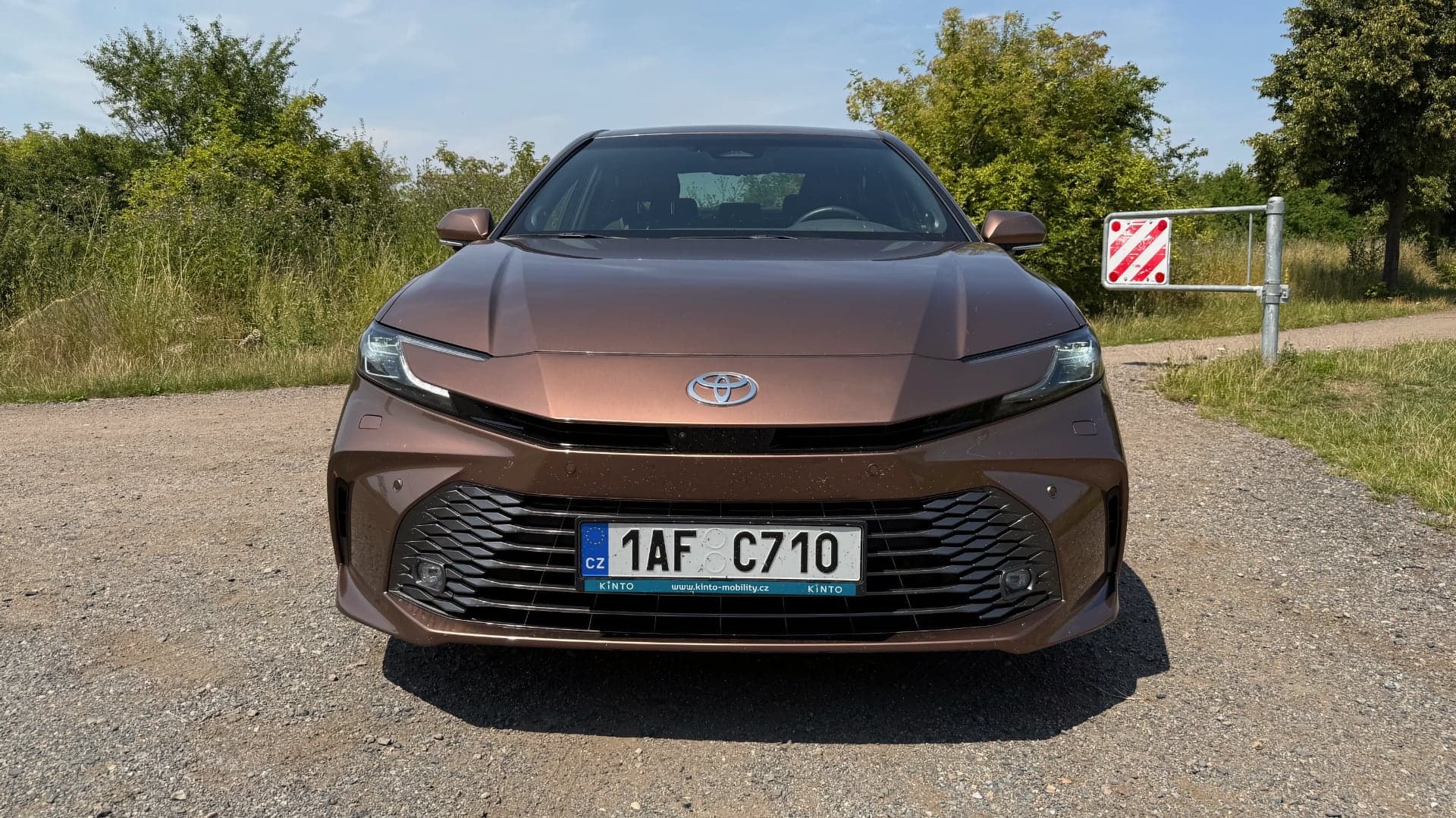 Toyota Camry Hybrid (2025) | foto: Tomáš Drahoňovský