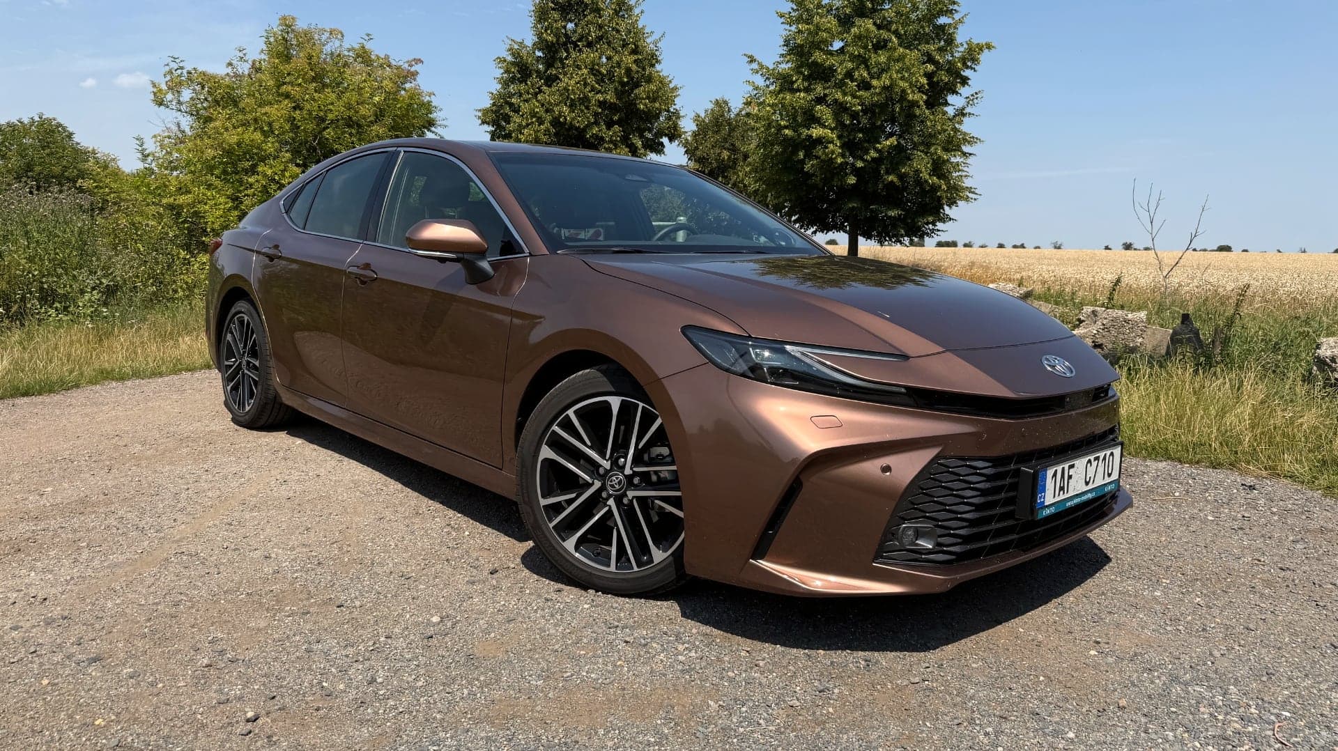 Toyota Camry Hybrid (2025) | foto: Tomáš Drahoňovský