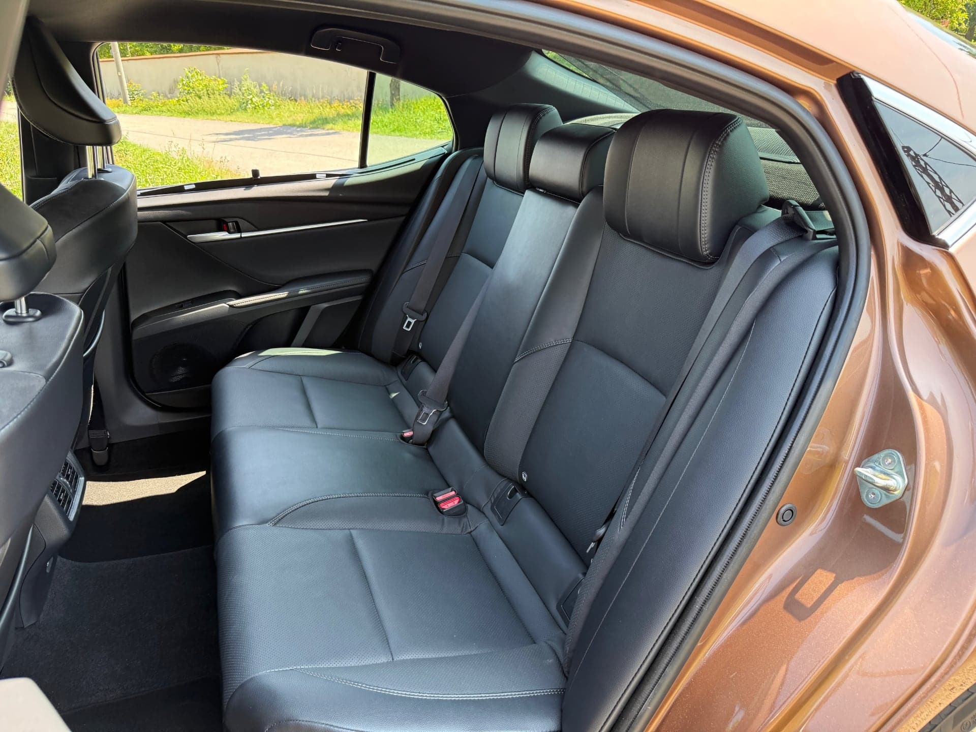 Toyota Camry Hybrid (2025) | foto: Tomáš Drahoňovský