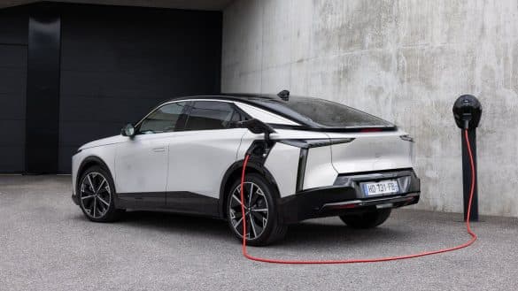 Elektromobil místo spalovacího auta? V 92 % scénářů vyšel klimaticky lépe