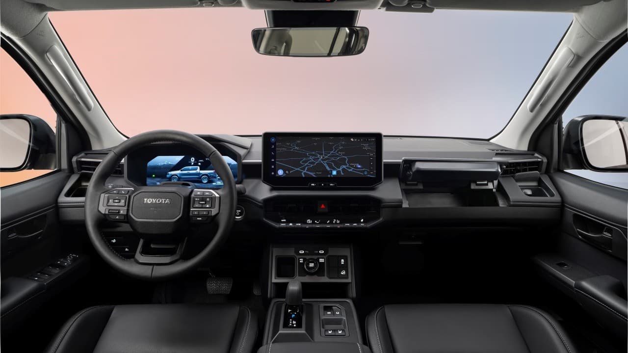 Toyota Hilux BEV (2026), palubní deska | Zdroj: Toyota