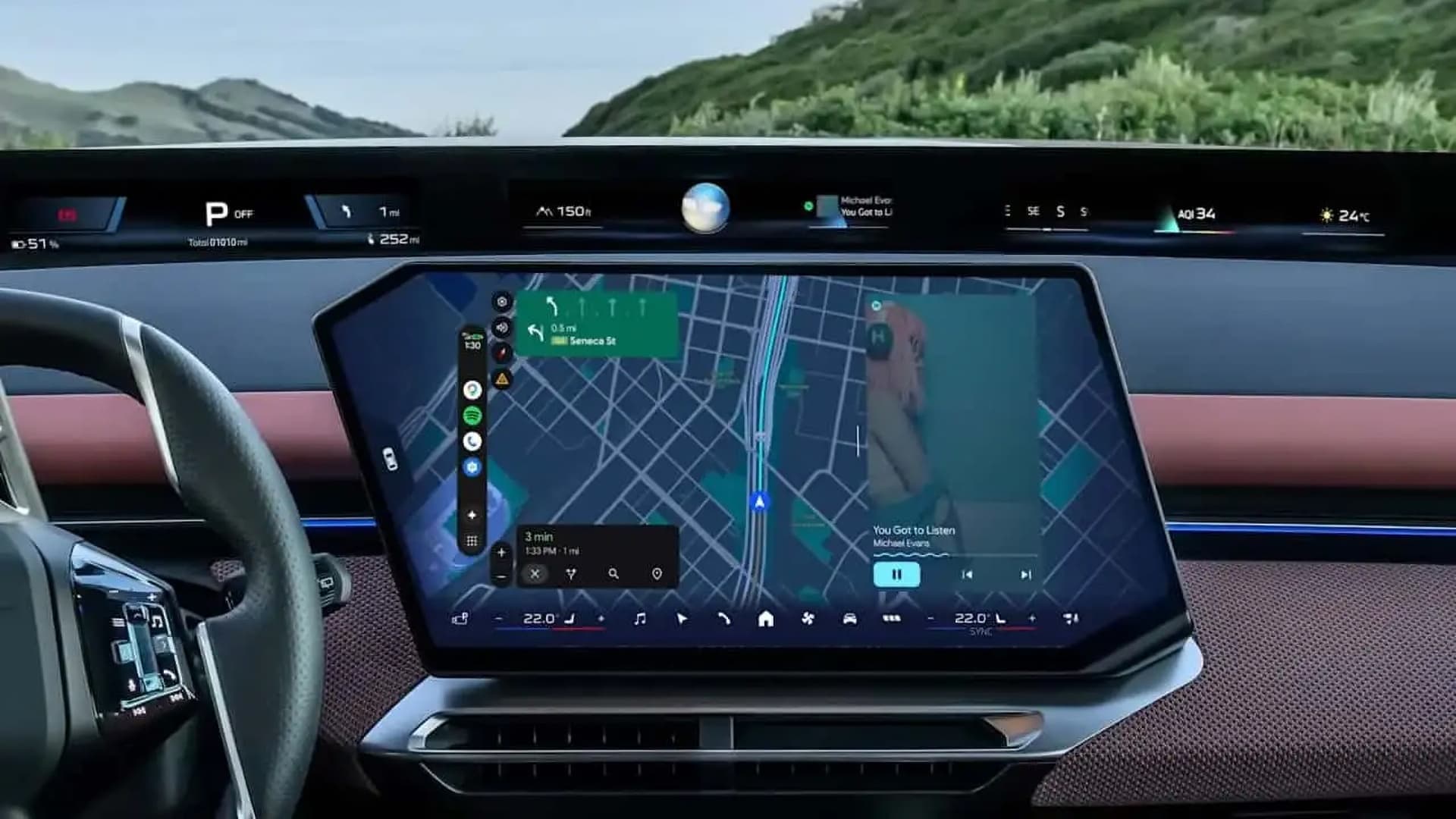 Android Auto využije celou plochu displeje i u nepravidelných tvarů | Zdroj: Google
