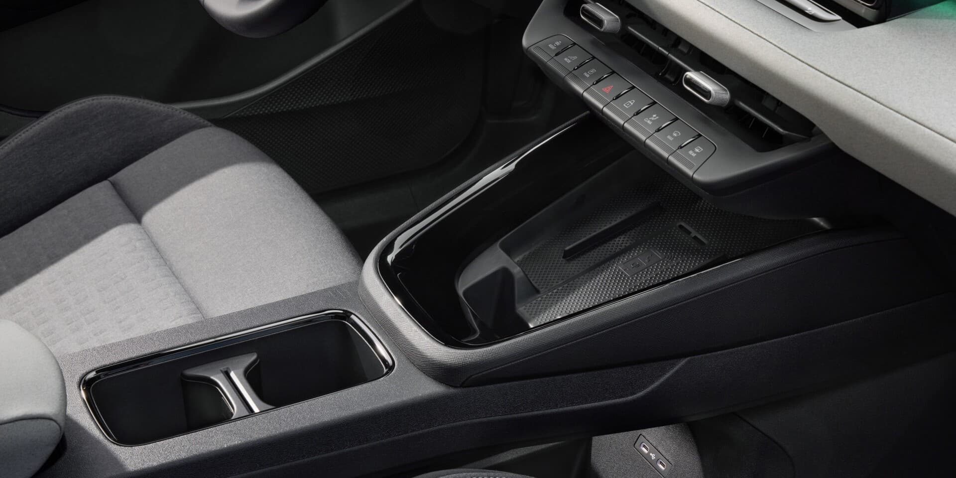 Škoda Epiq (2026), středová přihrádka | Zdroj: Škoda Auto