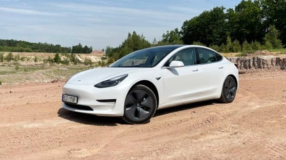 Tesla Model 3 s nájezdem 610 000 km: Jak moc klesl dojezd na původní baterii?