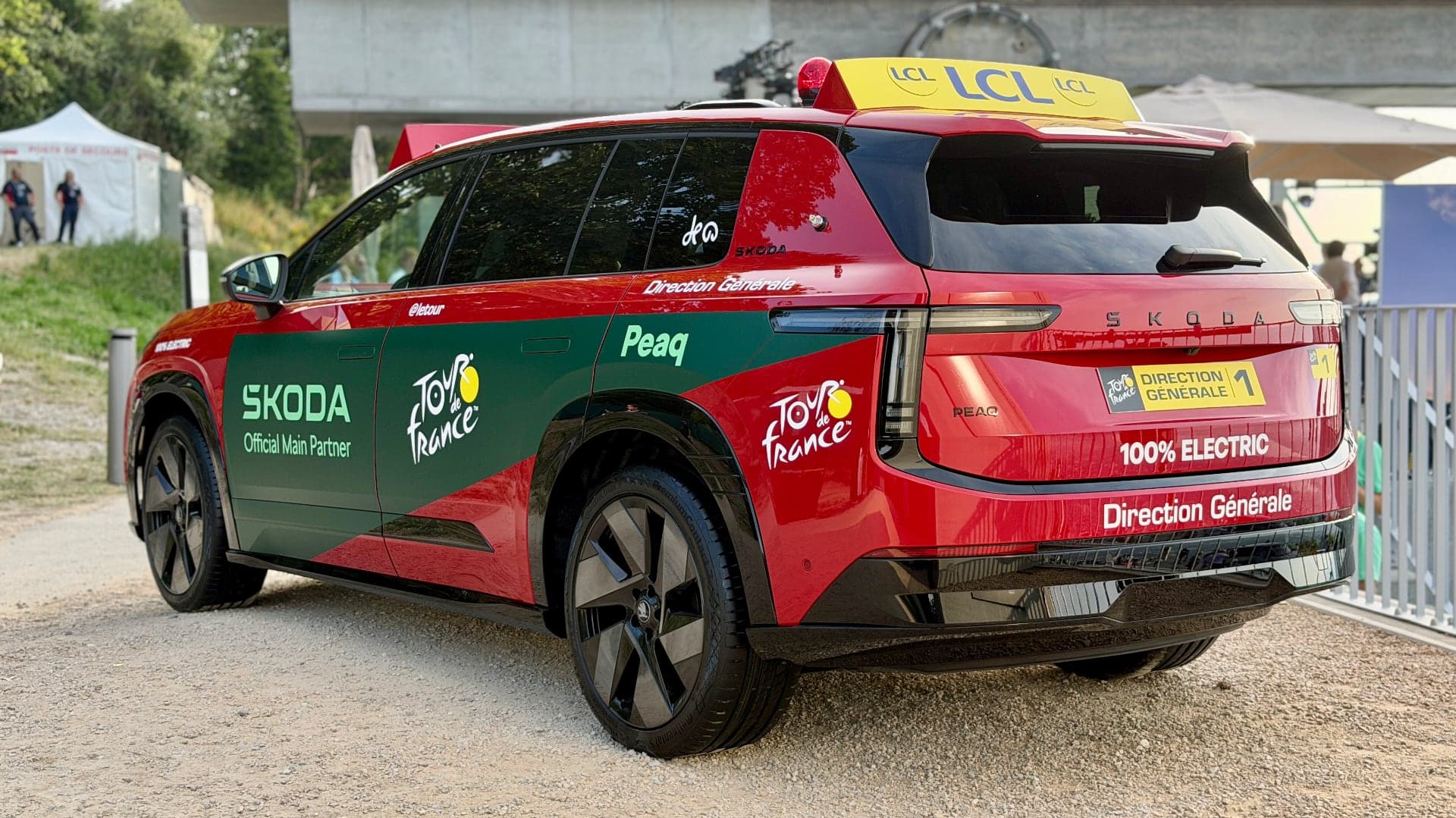 Škoda Peaq v ředitelské roli Tour de France, zezadu | Zdroj: Luboš Srb