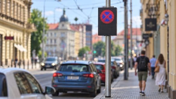 Praha pořídila LED značku za 383 tisíc Kč. Většinu léta vůbec nefungovala