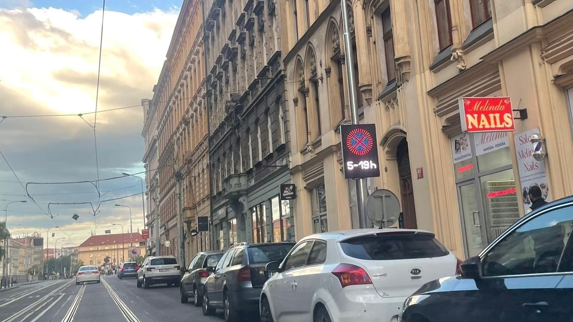 Proměnná LED značka na pražském Smíchově | Zdroj: MHMP
