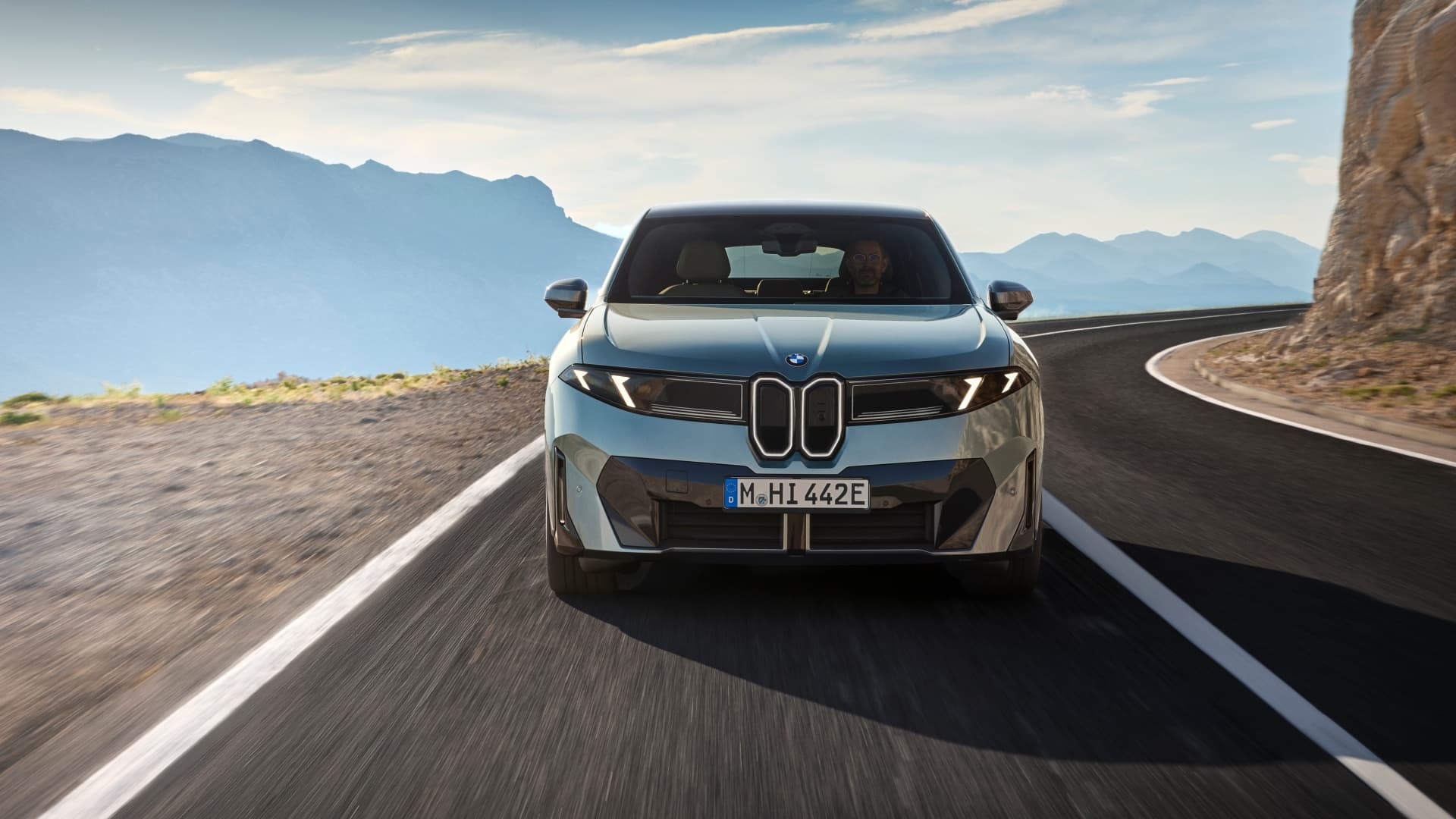 BMW iX4 | Zdroj: BMW