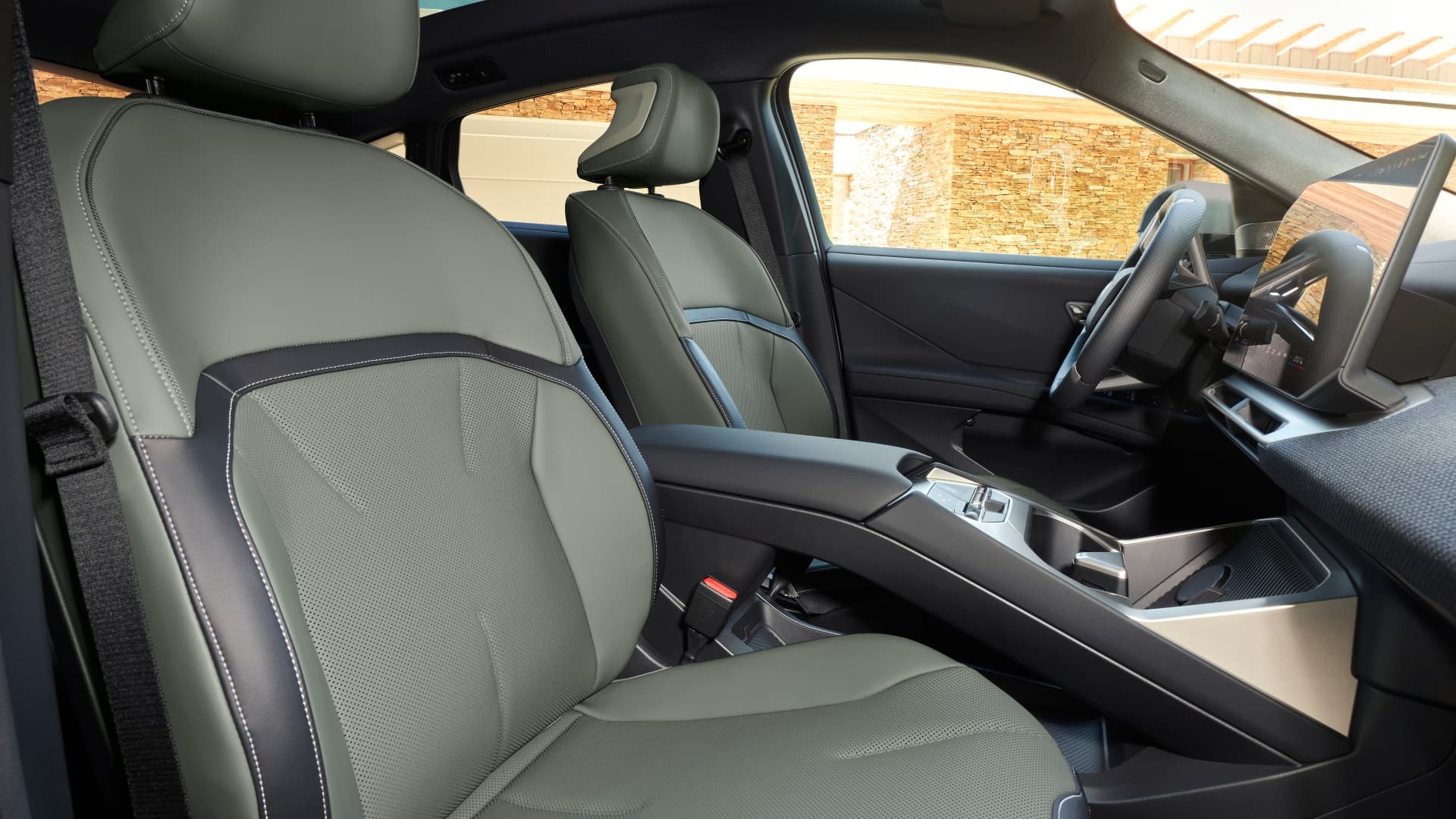 BMW iX4, interiér | Zdroj: BMW