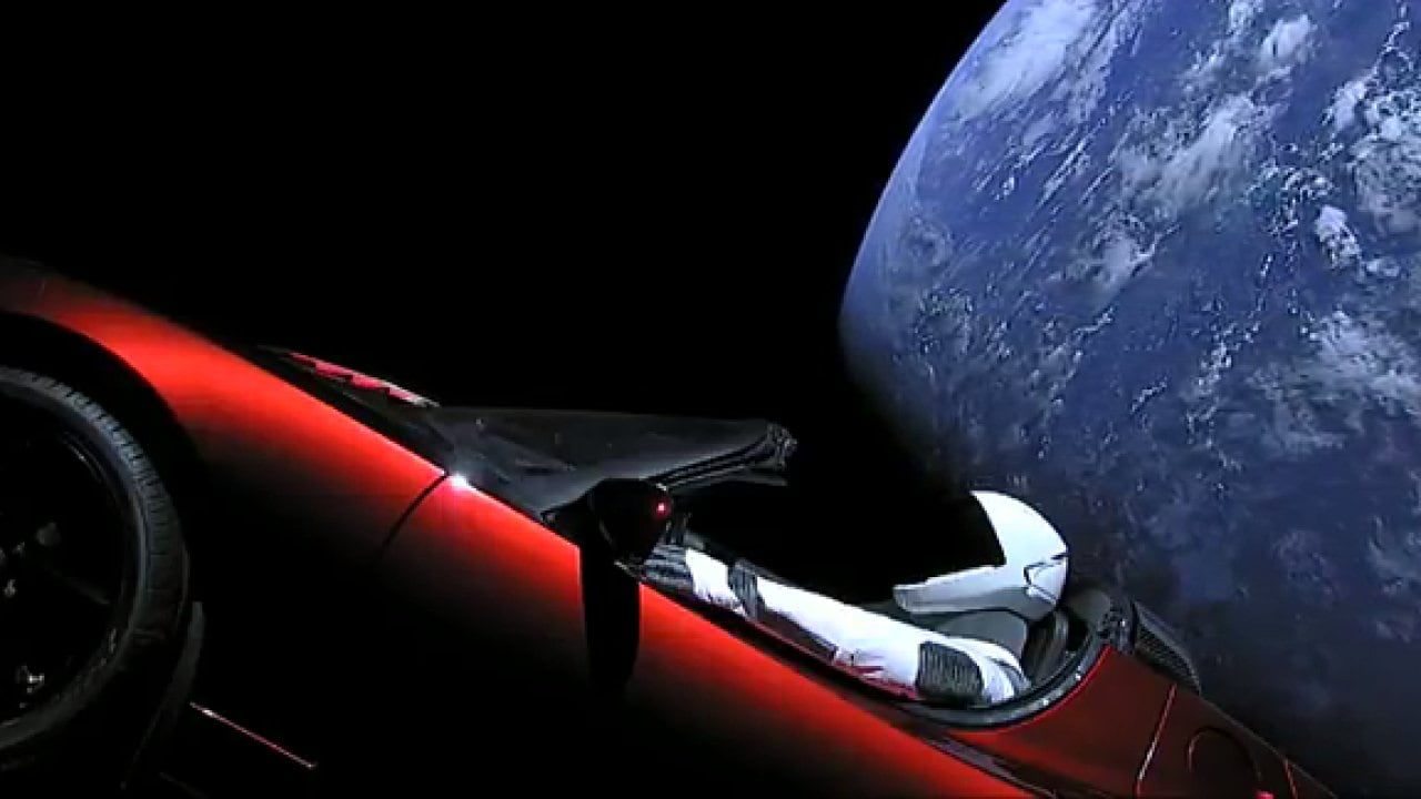 Starman na palubě Tesly Roadster | foto: Tesla