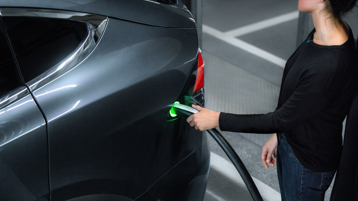 Nabíjení elektromobilu Tesla Model X | foto: Tesla