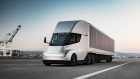 Obří tahač Tesla Semi míří do Evropy. Na jedno nabití ujede 800 km