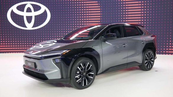 Toyota bZ4X (2026) už vypadá trochu použitelně. Zlepšil se dojezd i nabíjení