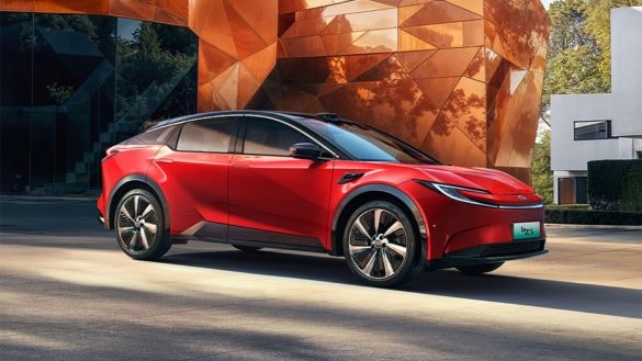 Elektrická Toyota bZ5 je parádní crossover za cenu Fabie. Ale Evropa ostrouhá