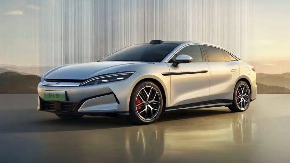 Čína diktuje budoucnost: Téměř každé auto bude elektrické, EU nemůže couvnout