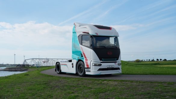 BYD přivezl do Evropy elektrický tahač. Slibuje 600 km a nabíjení za 20 minut
