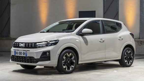 Dacia Sandero dostala full hybrid. S automatem stojí méně než 500 000 Kč