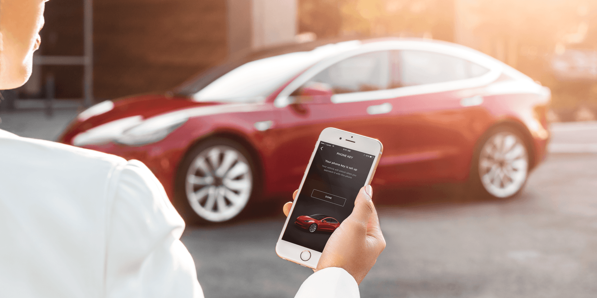 Tesla umožňuje využití telefonu jako klíče od auta