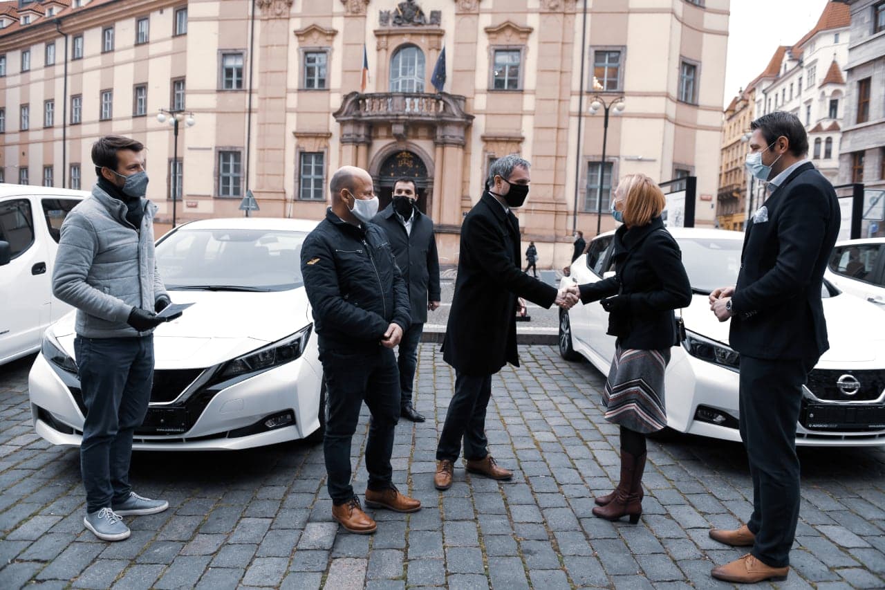 Praha, nákup elektromobilů Nissan