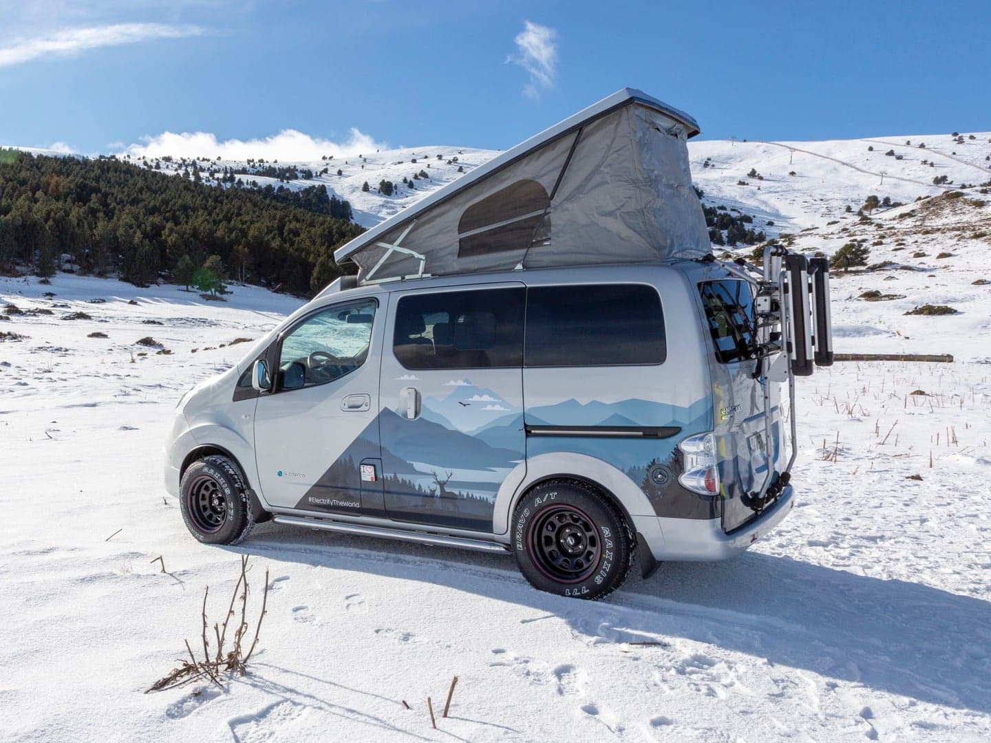 Nissan e-NV200 Winter Camper, elektrická dodávka