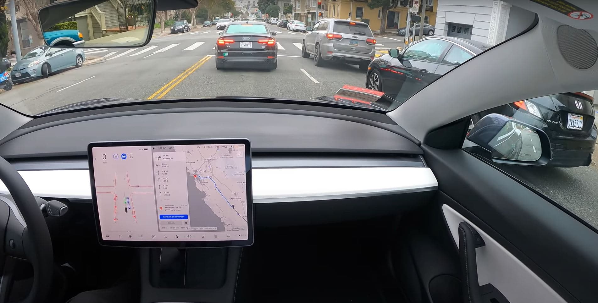Tesla Autopilot v ulicích San Francisca