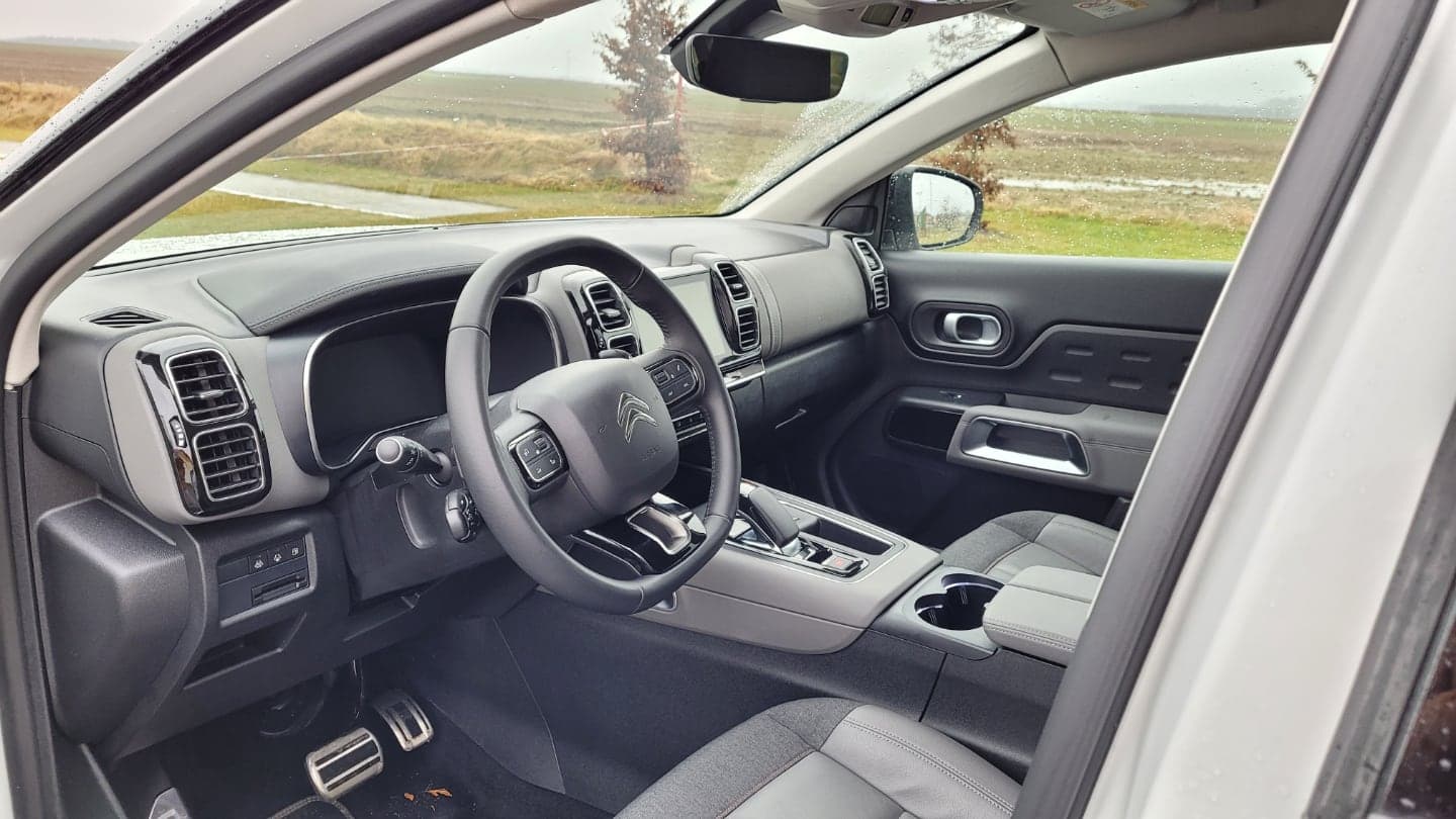 Citroen C5 Aircross Plug-in hybrid, interiér vozu