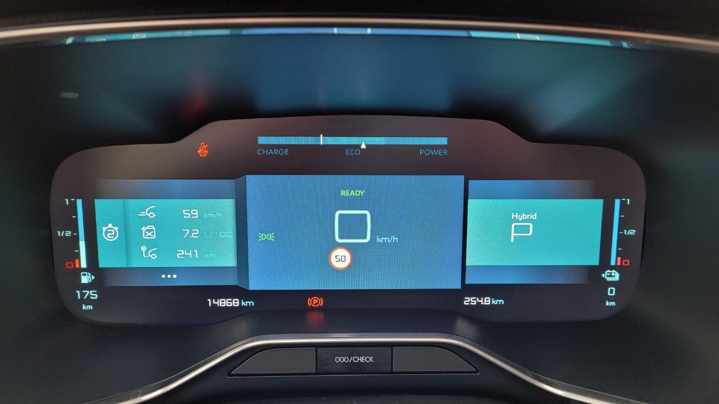 Citroen C5 Aircross Plug-in hybrid, palubní displej