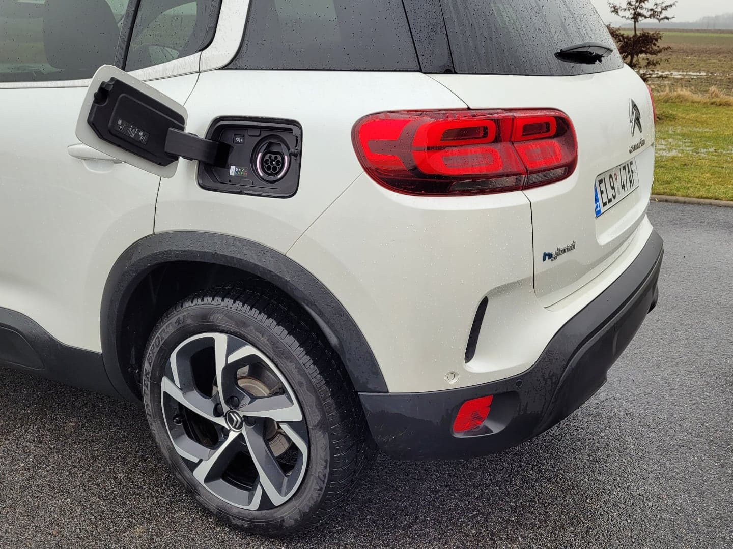 Citroen C5 Aircross Plug-in hybrid, nabíjecí slot