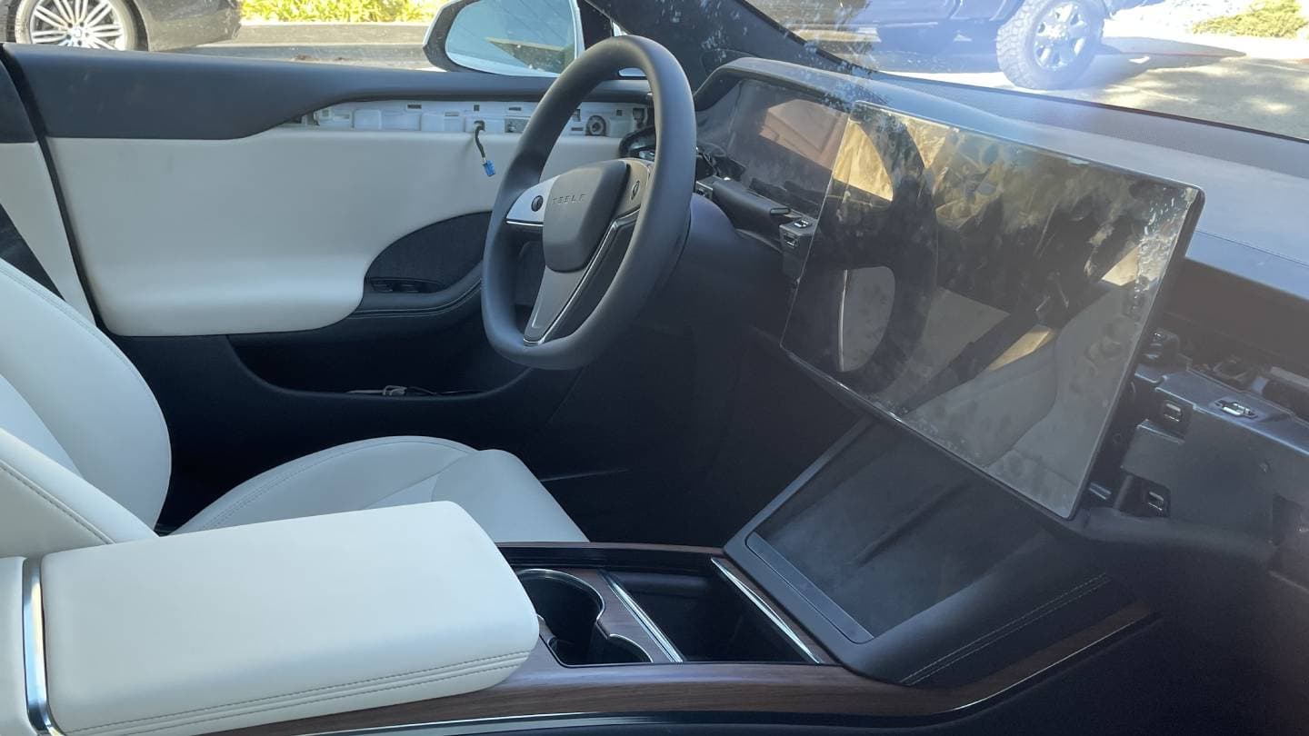 Interiér Tesly Model S 2021