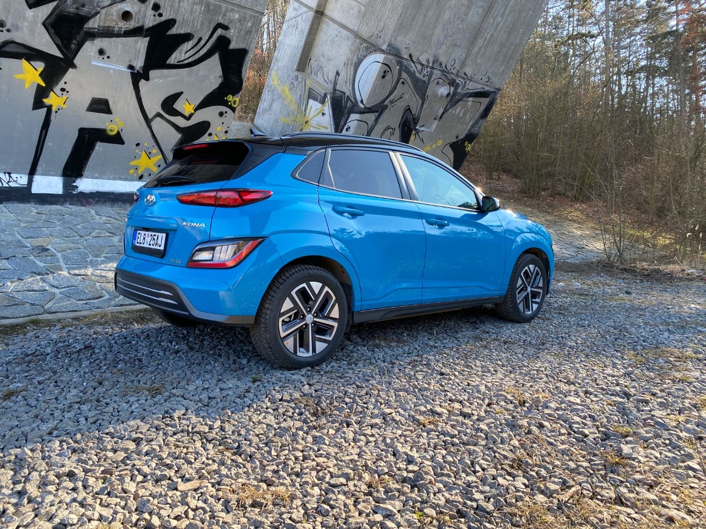 Hyundai Kona Electric 2021, zezadu