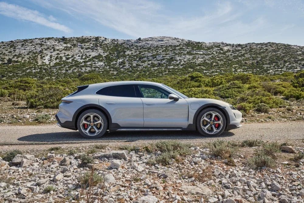 Porsche Taycan Cross Turismo 2021, nový elektromobil typu kombi
