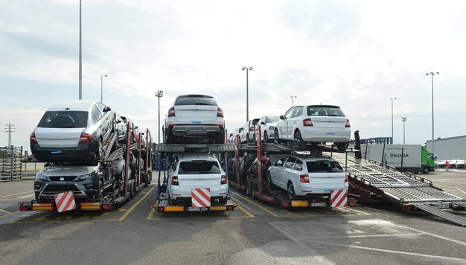 Škoda Auto odložené automobily na letišti