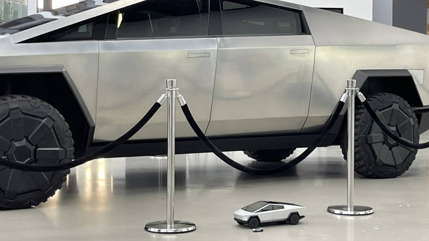 Velikost Tesly Cybertruck v porovnání s Hot Wheels modely