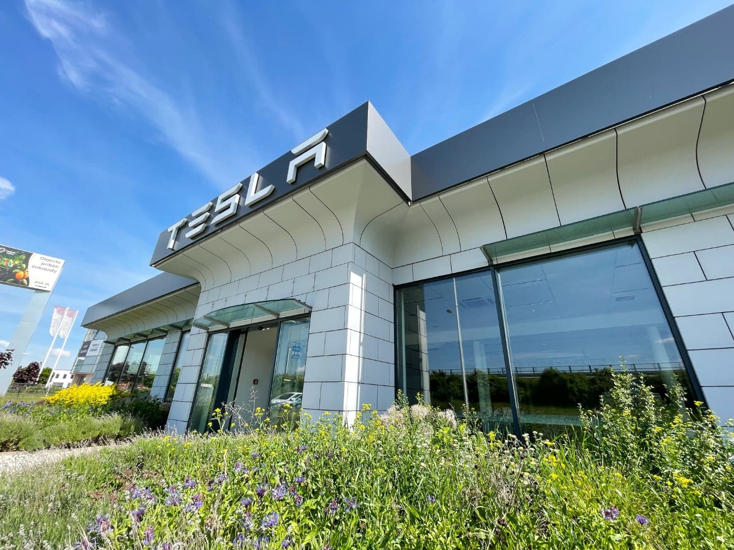 Tesla nový showroom Praha