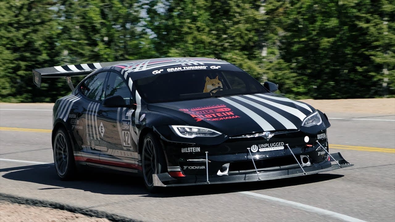 Tesla Model S Plaid z dílny Unplugged Performance