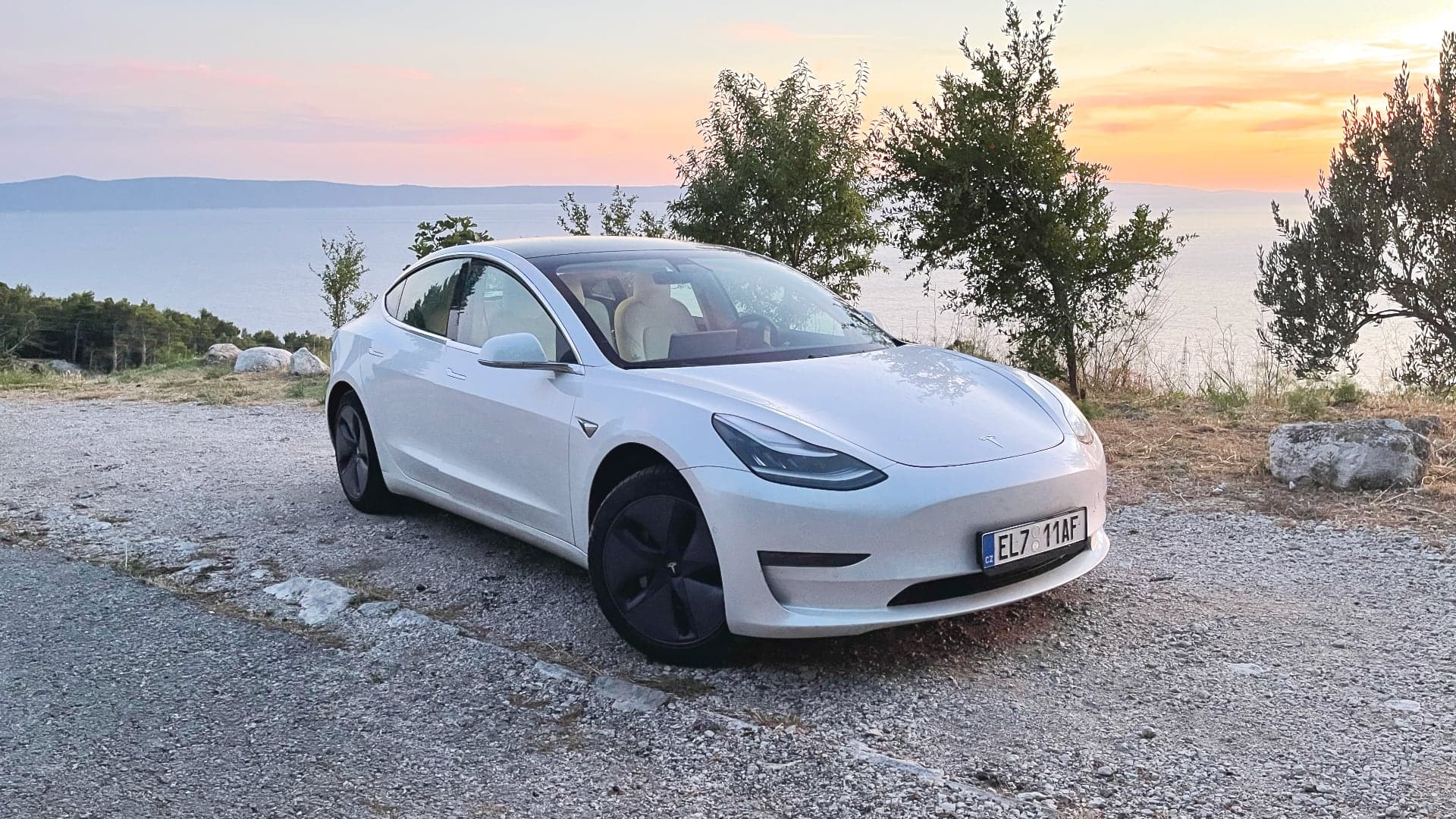 Například Tesla Model 3 bez radaru již prošla i zkouškami bezpečnosti