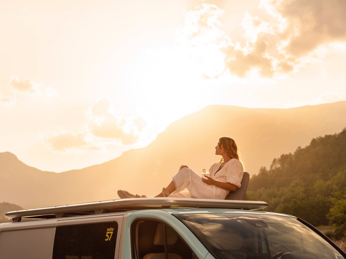 Renault Hippie Caviar Hotel, sezení na střeše