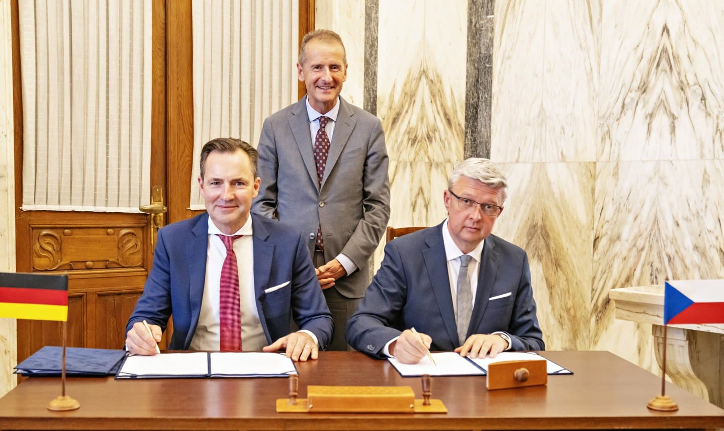 Šéf VW podepsal dohodu s českým ministrem