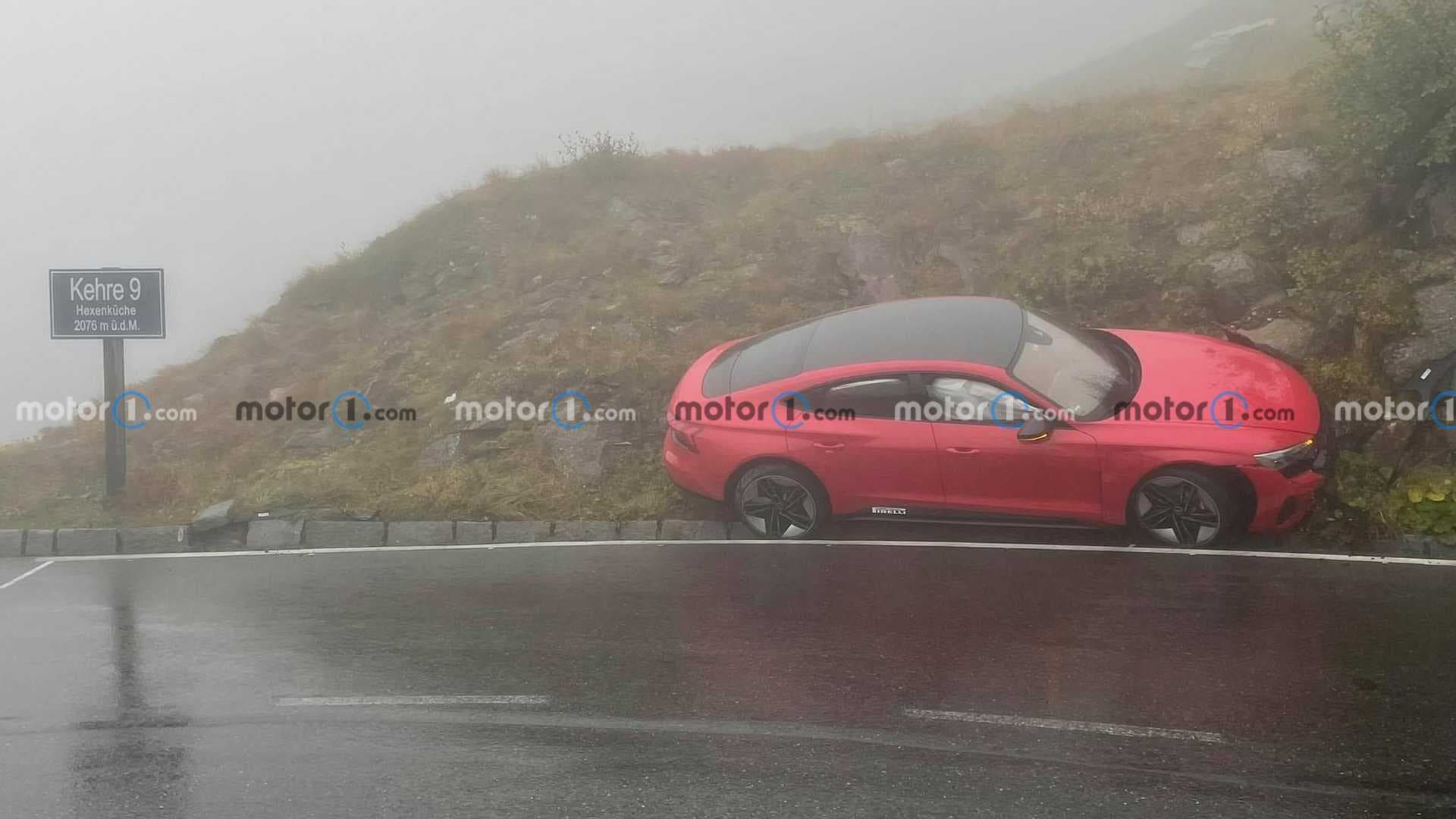Červené Audi e-tron GT