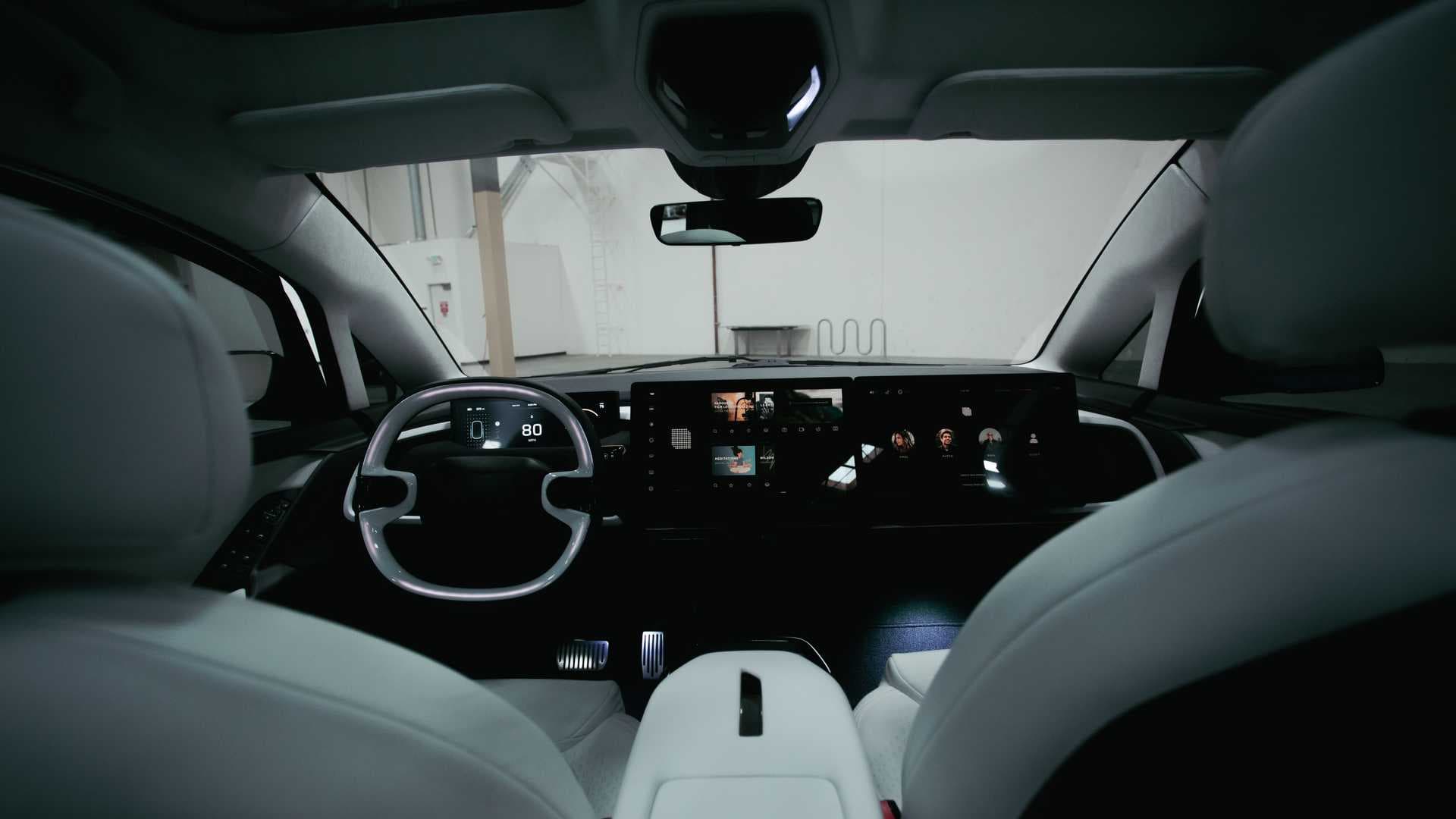 Interiér nového elektromobilu Indi One od kalifornského startupu