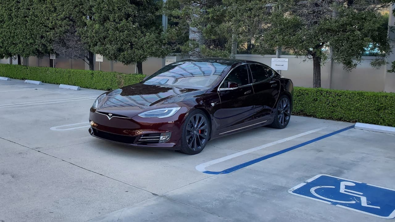 Tesla Model S v nové barvě