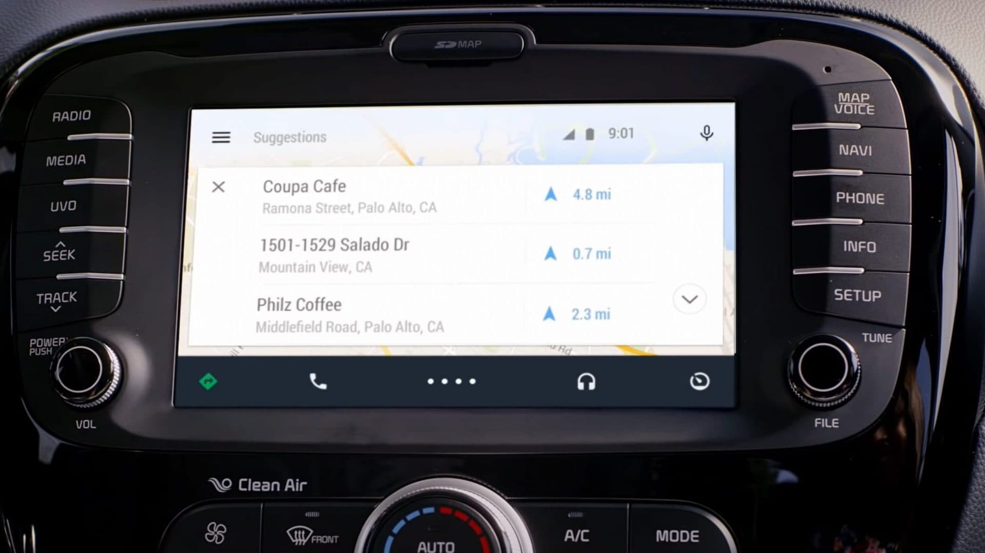 Takto vypadala jedna z prvních verzí Android Auto