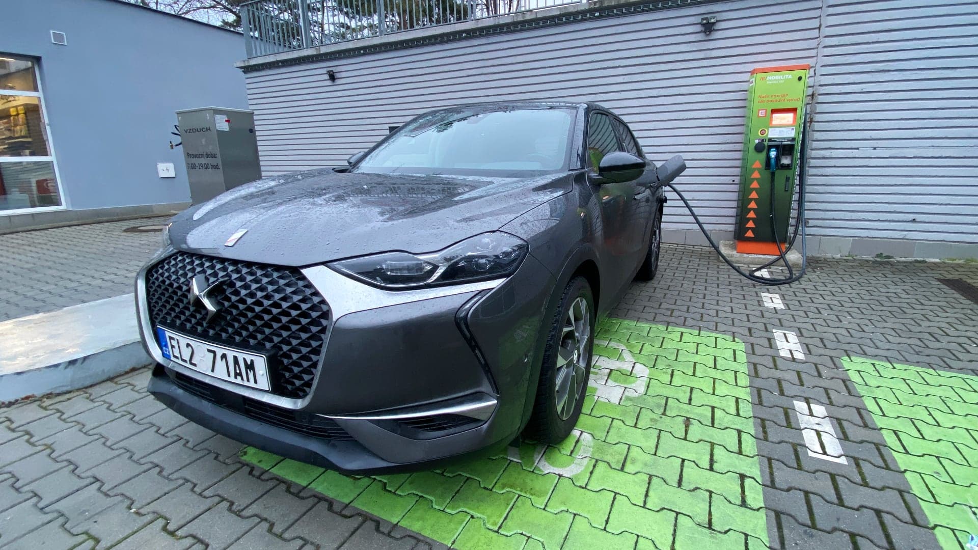 DS 3 Crossback E-Tense nabíjení elektromobilu