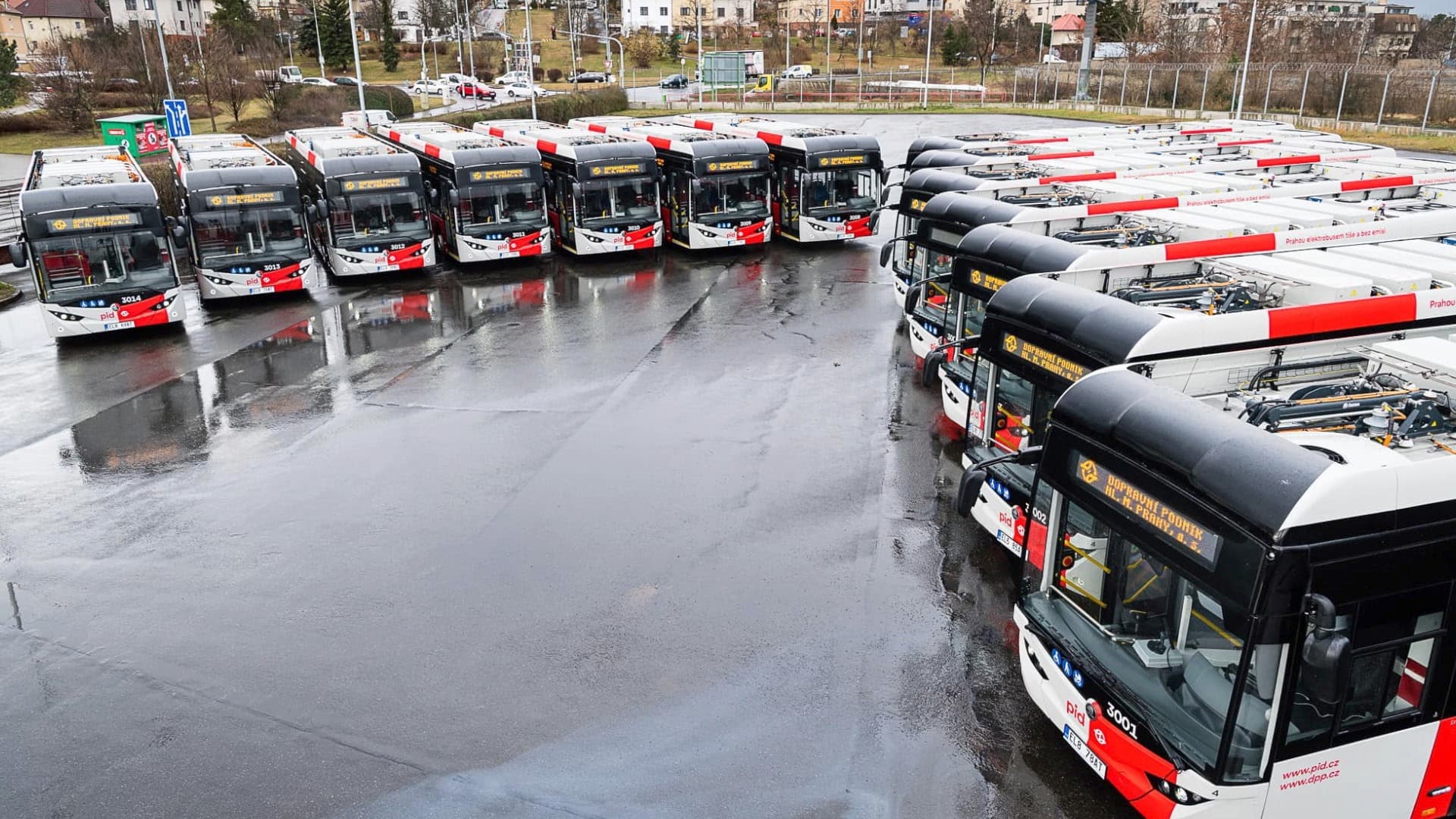Nové pražské elektrobusy Škoda E’City 36 BB